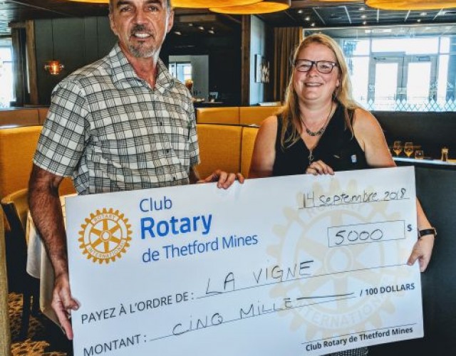 Le Club Rotary fait un don à La Vigne
